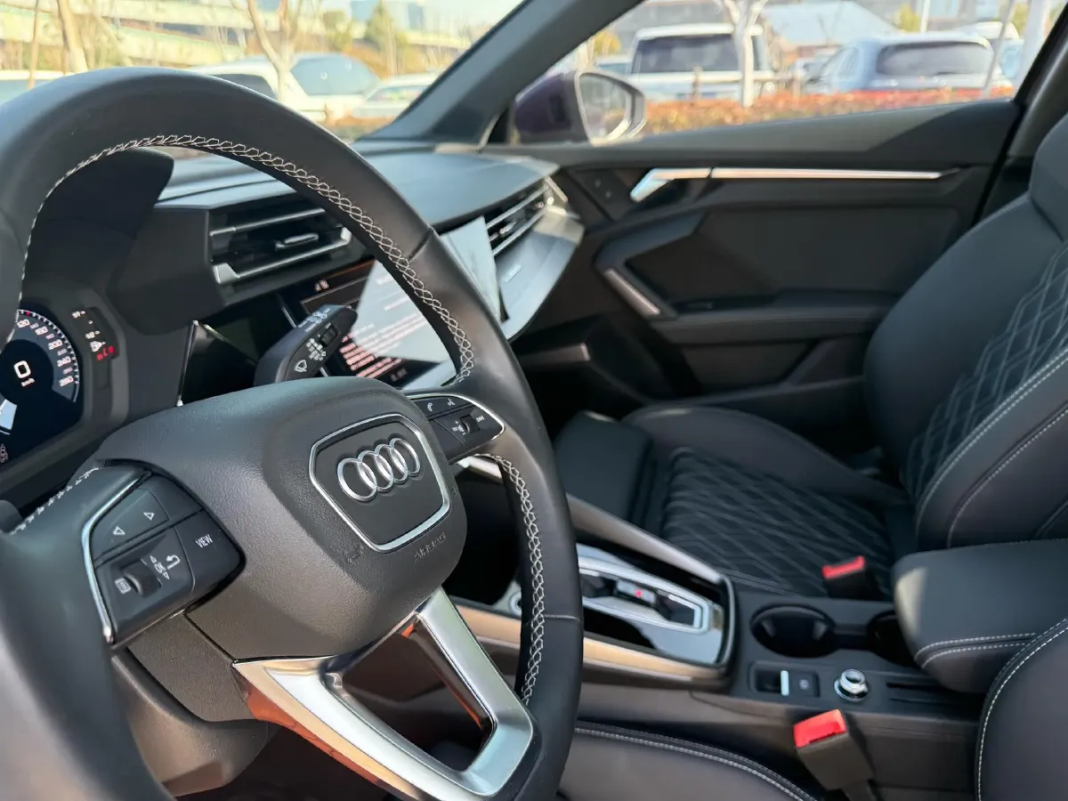2025 Audi A3 1.5T 160HP L4 7DCT,autocango,china used car exporter,china ev exporter,chinese used car exporter,chinese used ev exporter