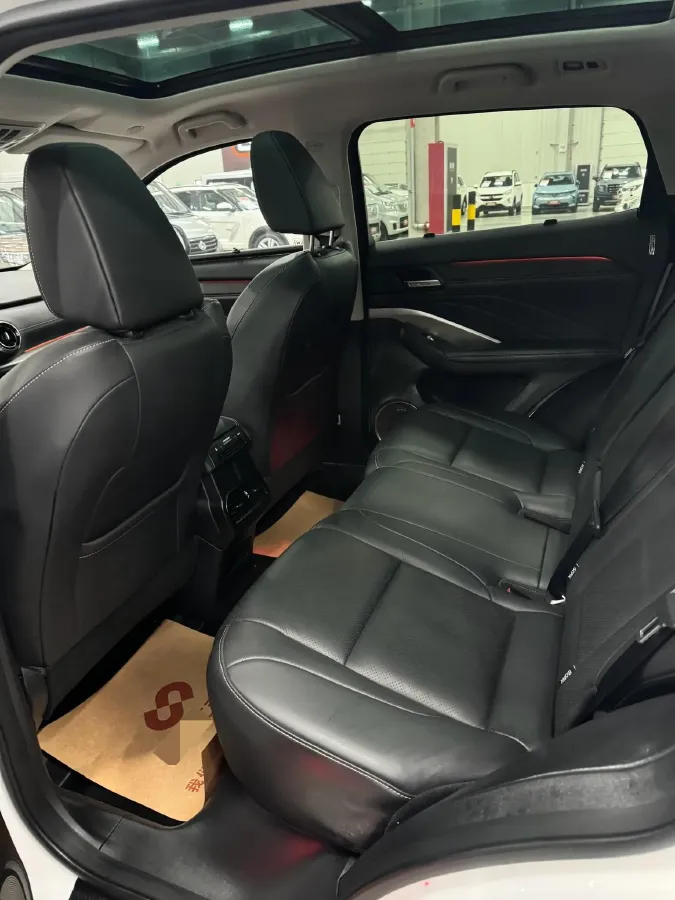 2021 WEY VV6 2.0T 227HP L4 7DCT,autocango,china used car exporter,china ev exporter,chinese used car exporter,chinese used ev exporter