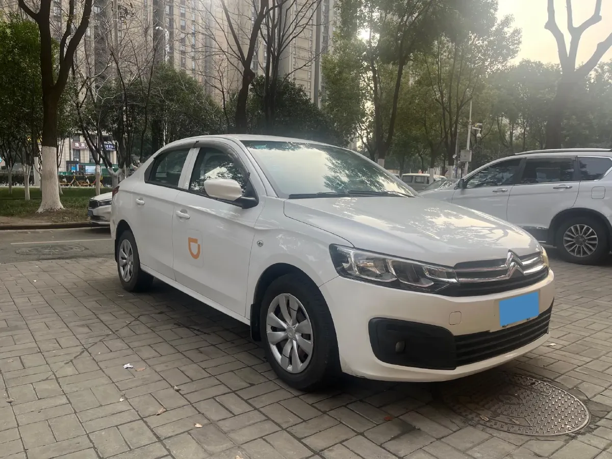2017 HuangHai XiangLong 2.8T 102HP L4 5MT,autocango,china used car exporter,china ev exporter,chinese used car exporter,chinese used ev exporter