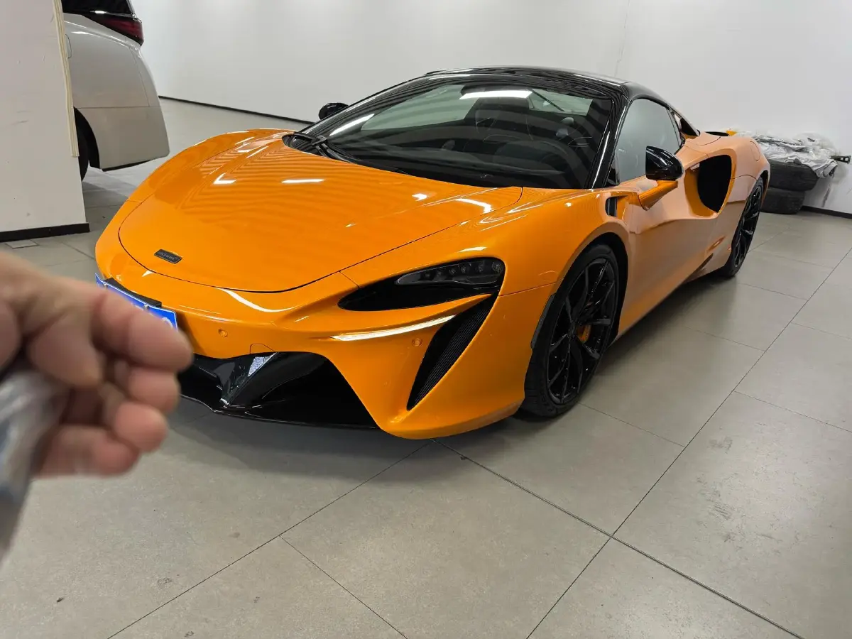 2025 McLaren Artura 3.0T 585HP V6 8DCT PHEV 7.4KWH