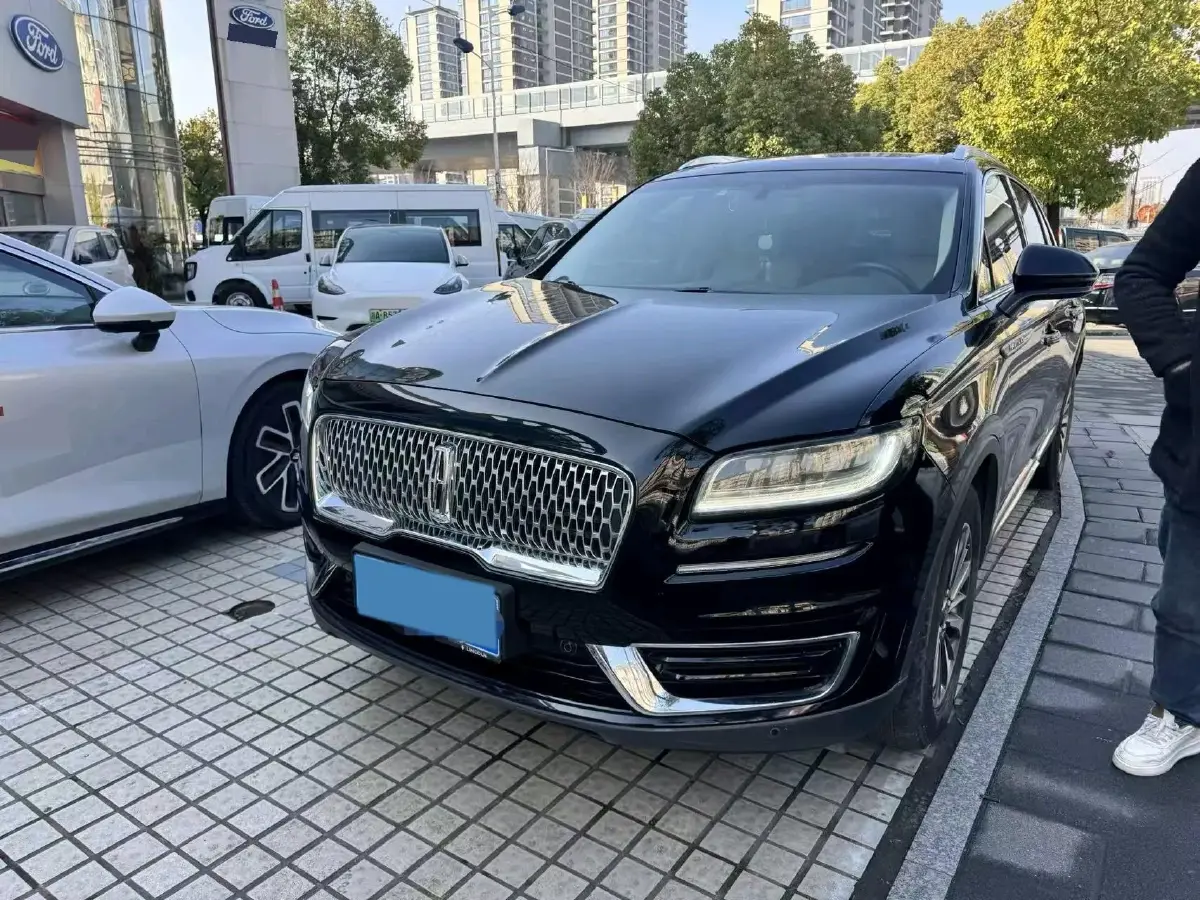 2019 Lincoln Nautilus 2.0T 235HP L4 8AT