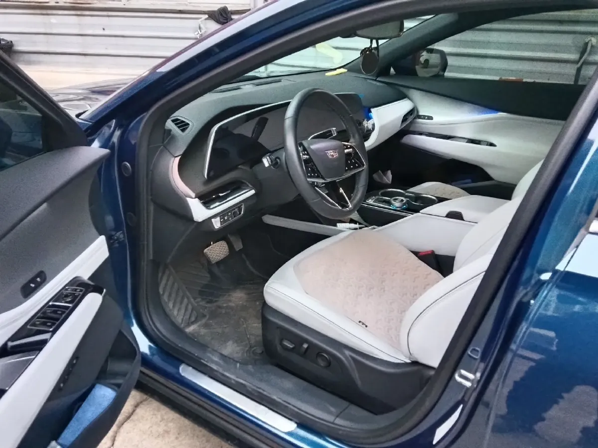 2023 Cadillac GT4 1.5T 211HP L4 9AT,autocango,china used car exporter,china ev exporter,chinese used car exporter,chinese used ev exporter