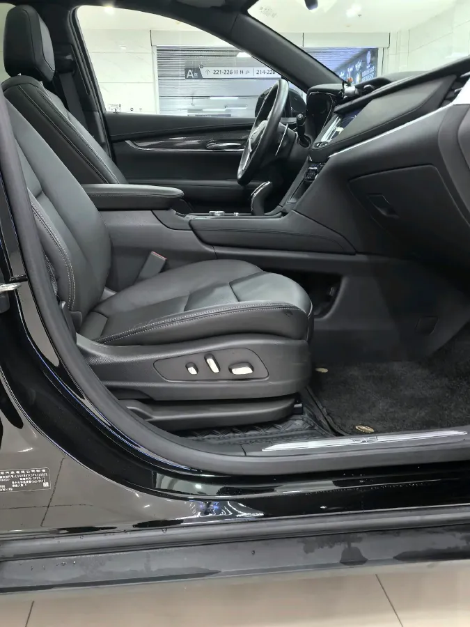 2024 Cadillac XT5 2.0T 237HP L4 9AT,autocango,china used car exporter,china ev exporter,chinese used car exporter,chinese used ev exporter