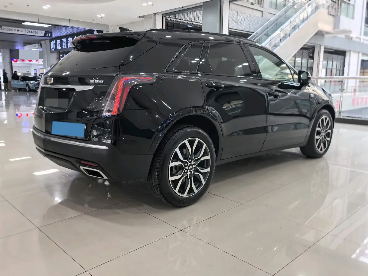 2024 Cadillac XT5 2.0T 237HP L4 9AT,autocango,china used car exporter,china ev exporter,chinese used car exporter,chinese used ev exporter