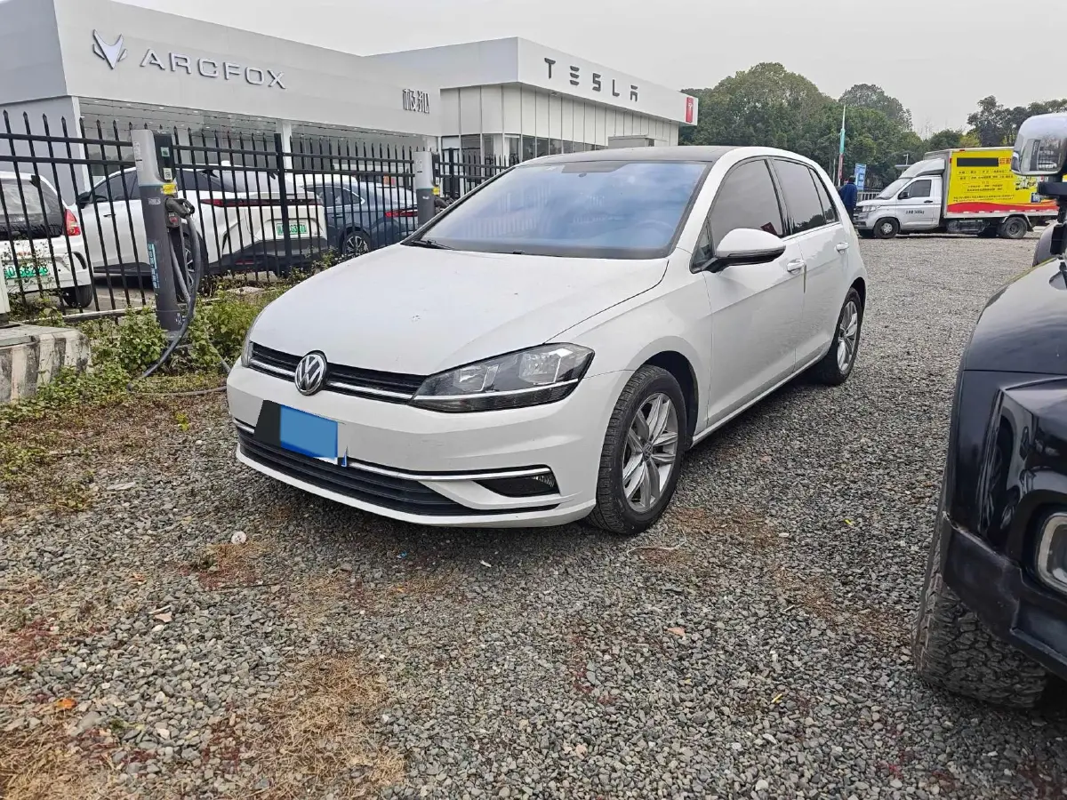 2018 Volkswagen Golf 1.6L 110HP L4 6AT