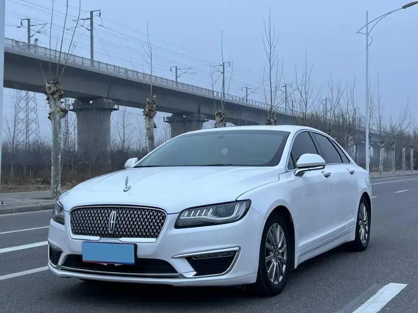 2019 Lincoln MKZ 2.0T 203HP L4 6AT