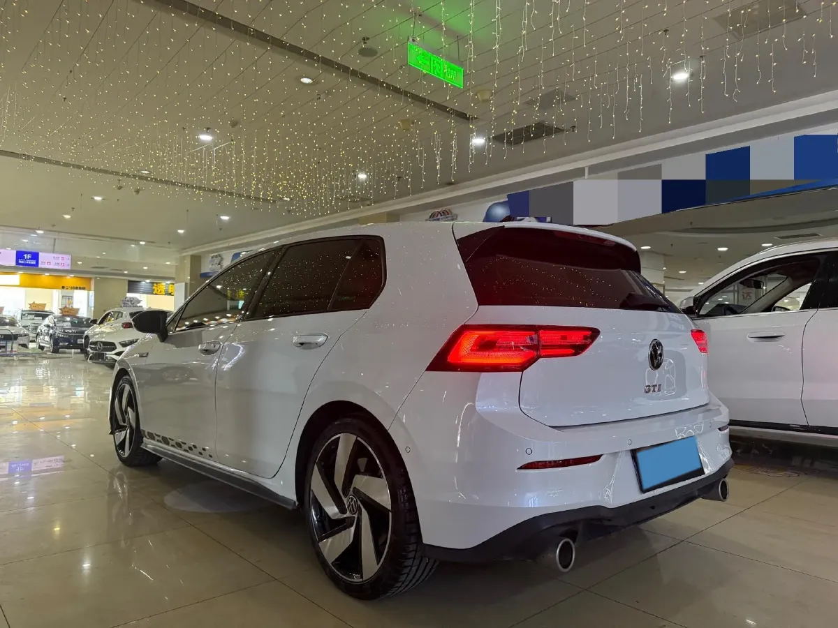 2023 Volkswagen GolfGTI 2.0T 220HP L4 7DCT,autocango,china used car exporter,china ev exporter,chinese used car exporter,chinese used ev exporter