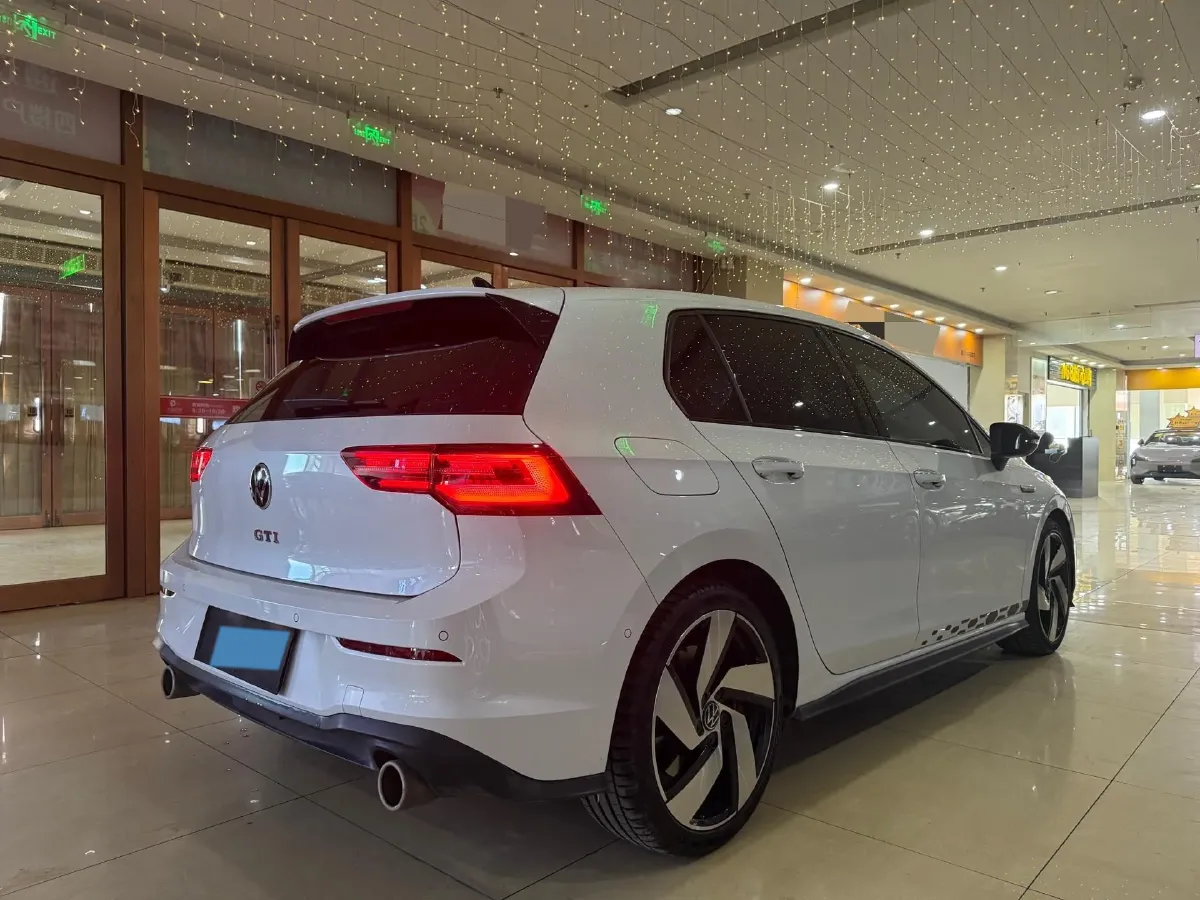 2023 Volkswagen GolfGTI 2.0T 220HP L4 7DCT,autocango,china used car exporter,china ev exporter,chinese used car exporter,chinese used ev exporter