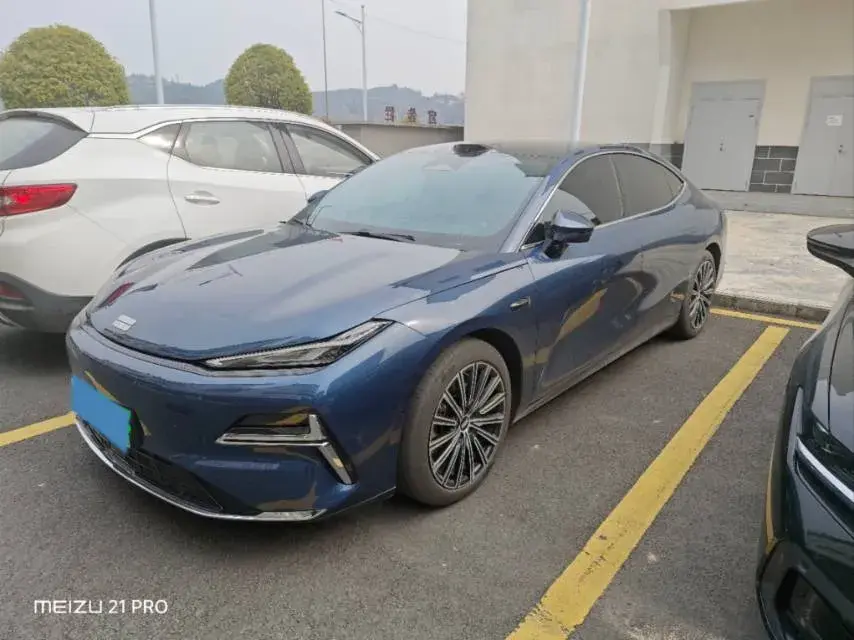 2025 Geely Galaxy Starshine 8 1.5T 163HP L4 3DHT PHEV 27.69KWH