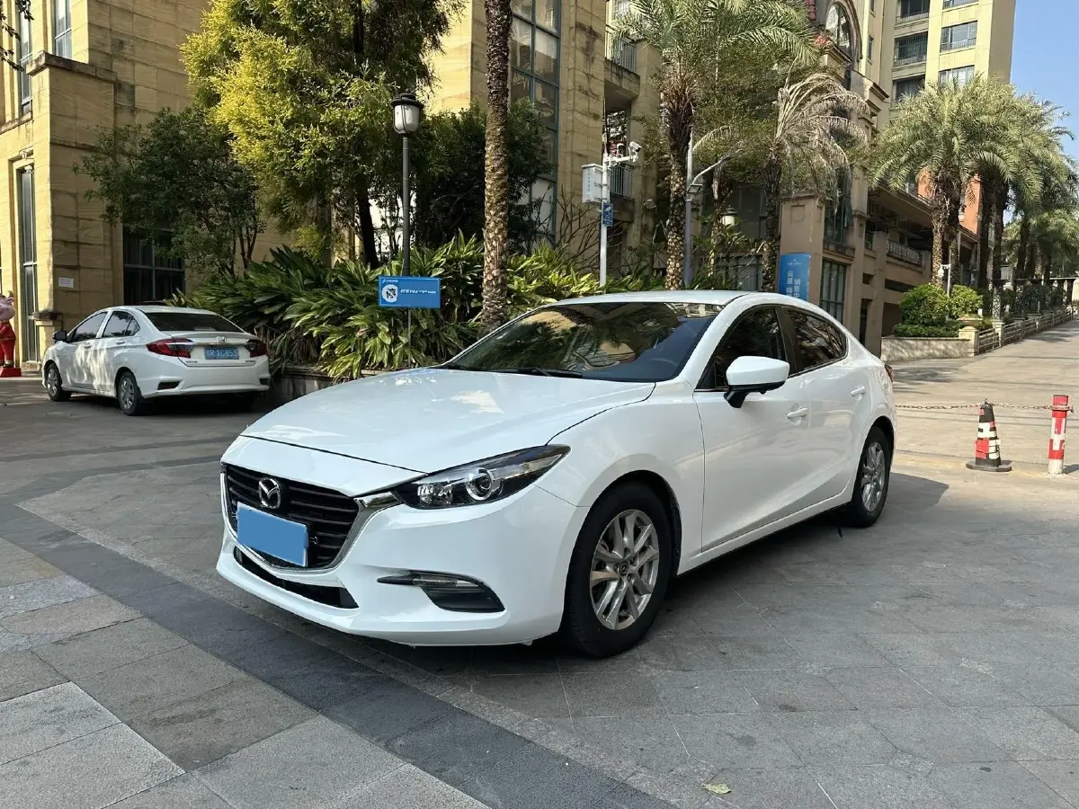 2017 Mazda 3 Axela 1.5L 117HP L4 6AT
