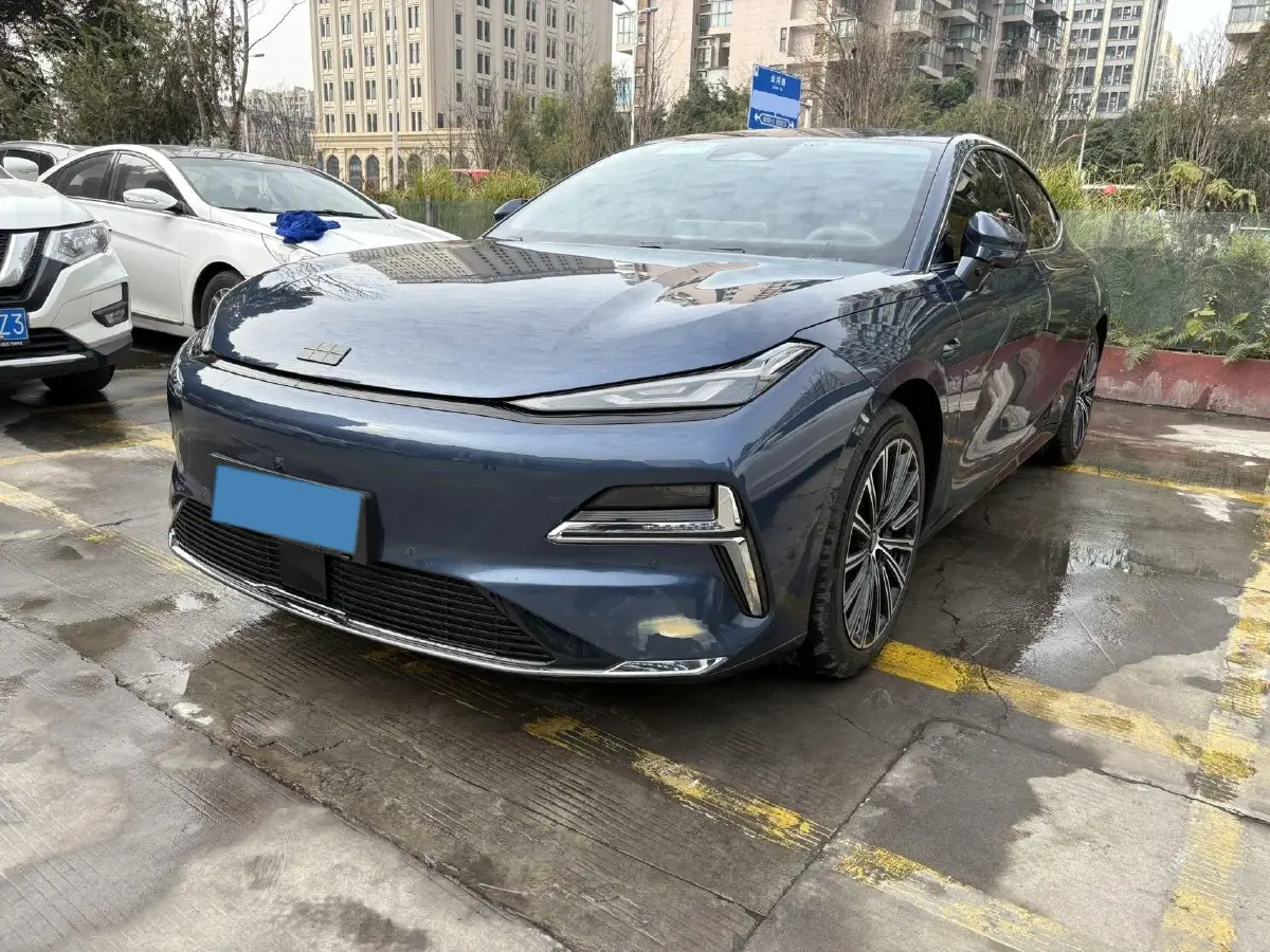 2025 Geely Galaxy Starshine 8 1.5L 112HP L4 1DHT PHEV