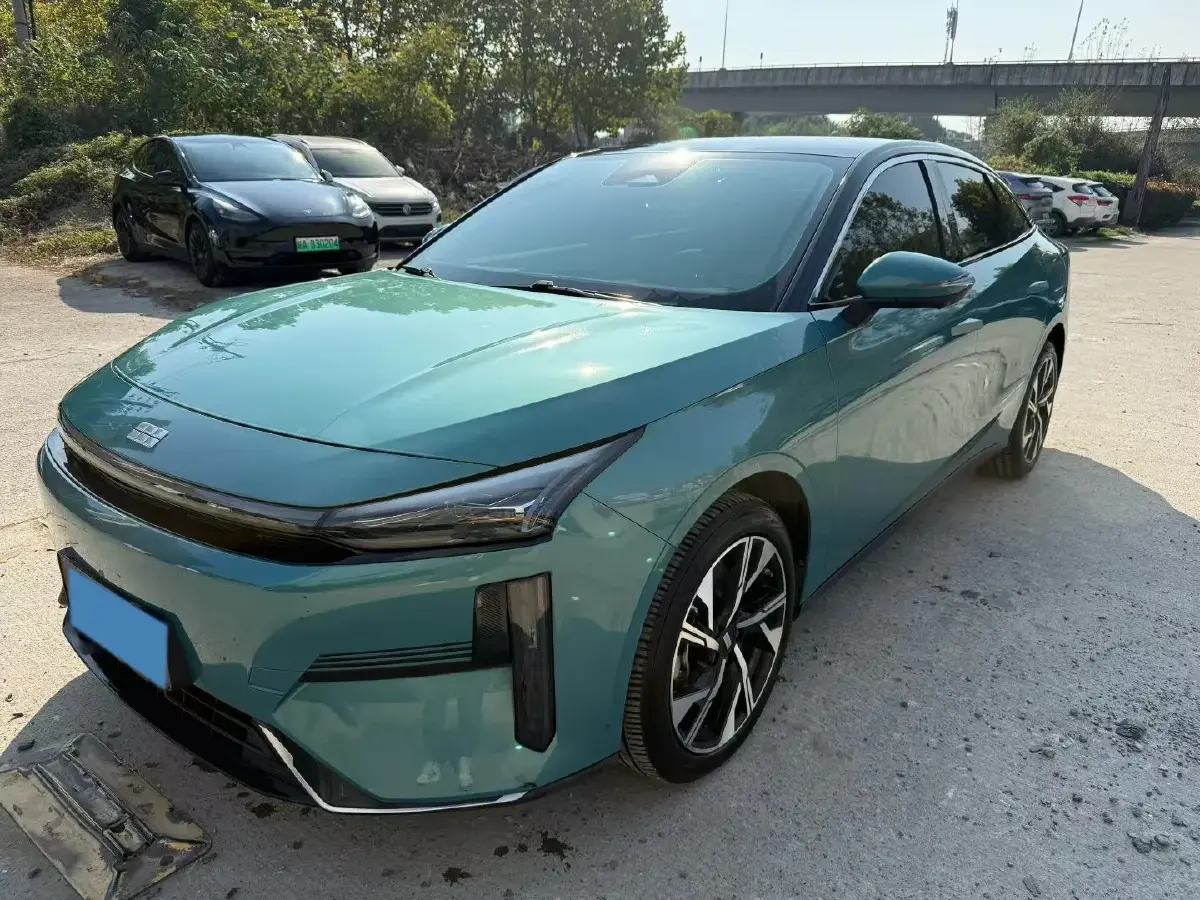 2023 Geely Galaxy L6 1.5T 163HP L4 3DHT PHEV