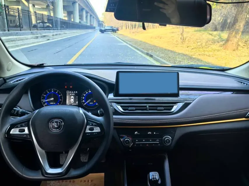 2019 ChangAn Eado DT 1.6L 125HP L4 5MT,autocango,china used car exporter,china ev exporter,chinese used car exporter,chinese used ev exporter