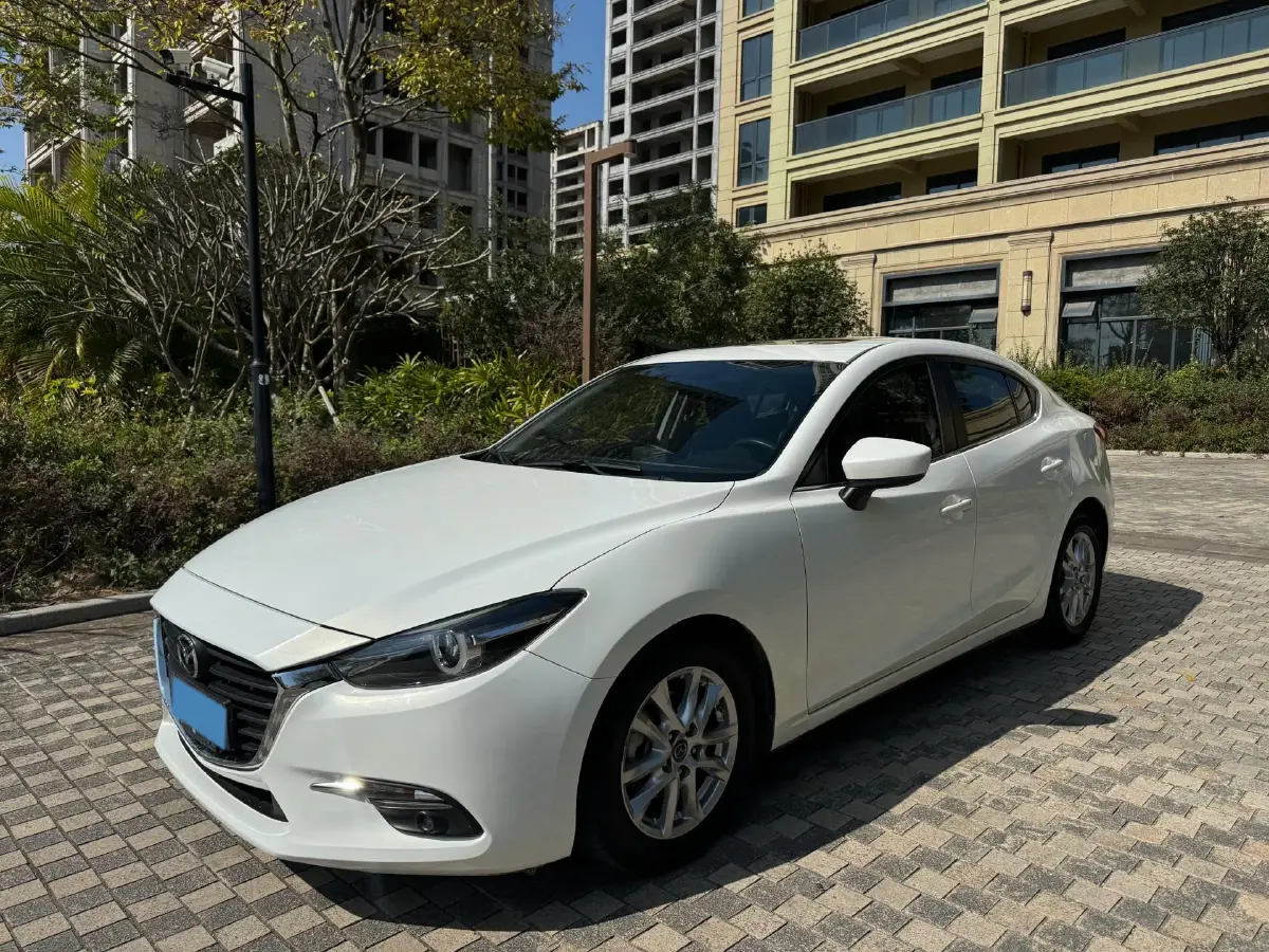 2017 Mazda 3 Axela 1.5L 117HP L4 6AT
