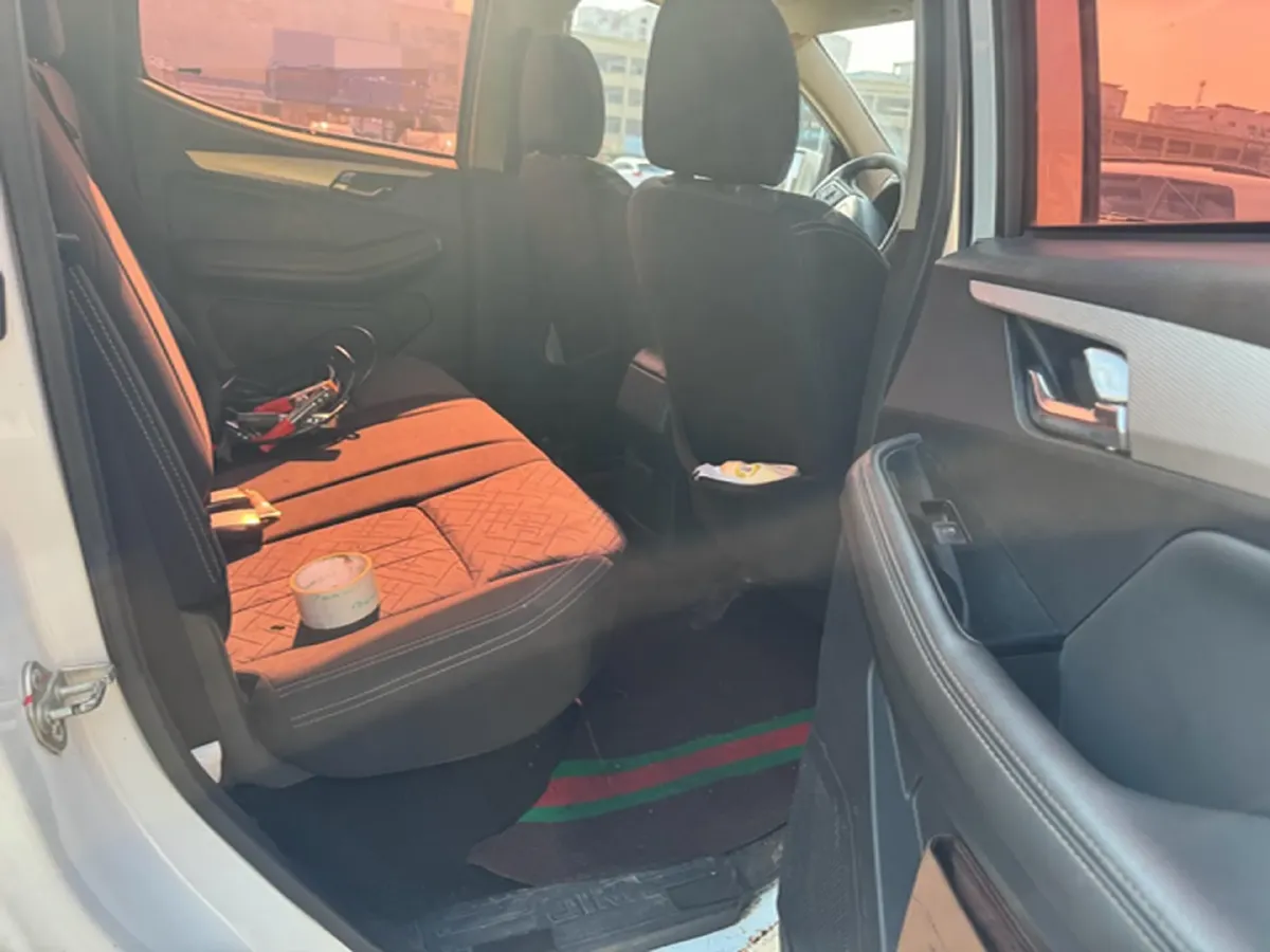 2020 JMC BaoDian 2.5T 140HP L4 5MT,autocango,china used car exporter,china ev exporter,chinese used car exporter,chinese used ev exporter