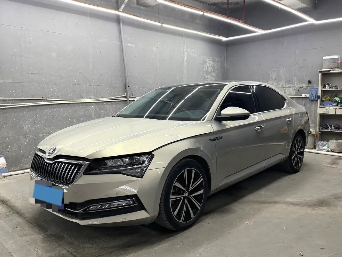 2022 Skoda Superb 2.0T 186HP L4 7DCT