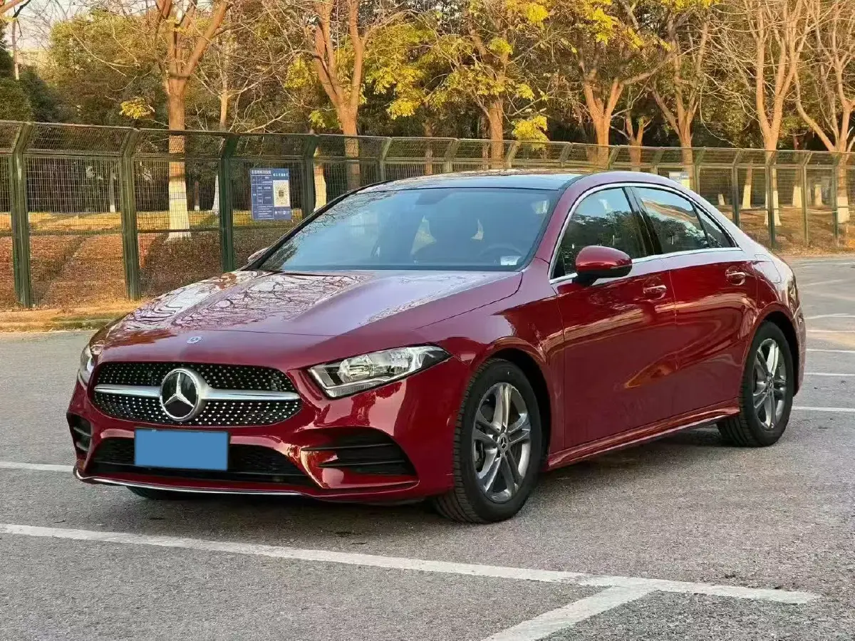 2021 Mercedes-Benz A Class 1.3T 136HP L4 7DCT
