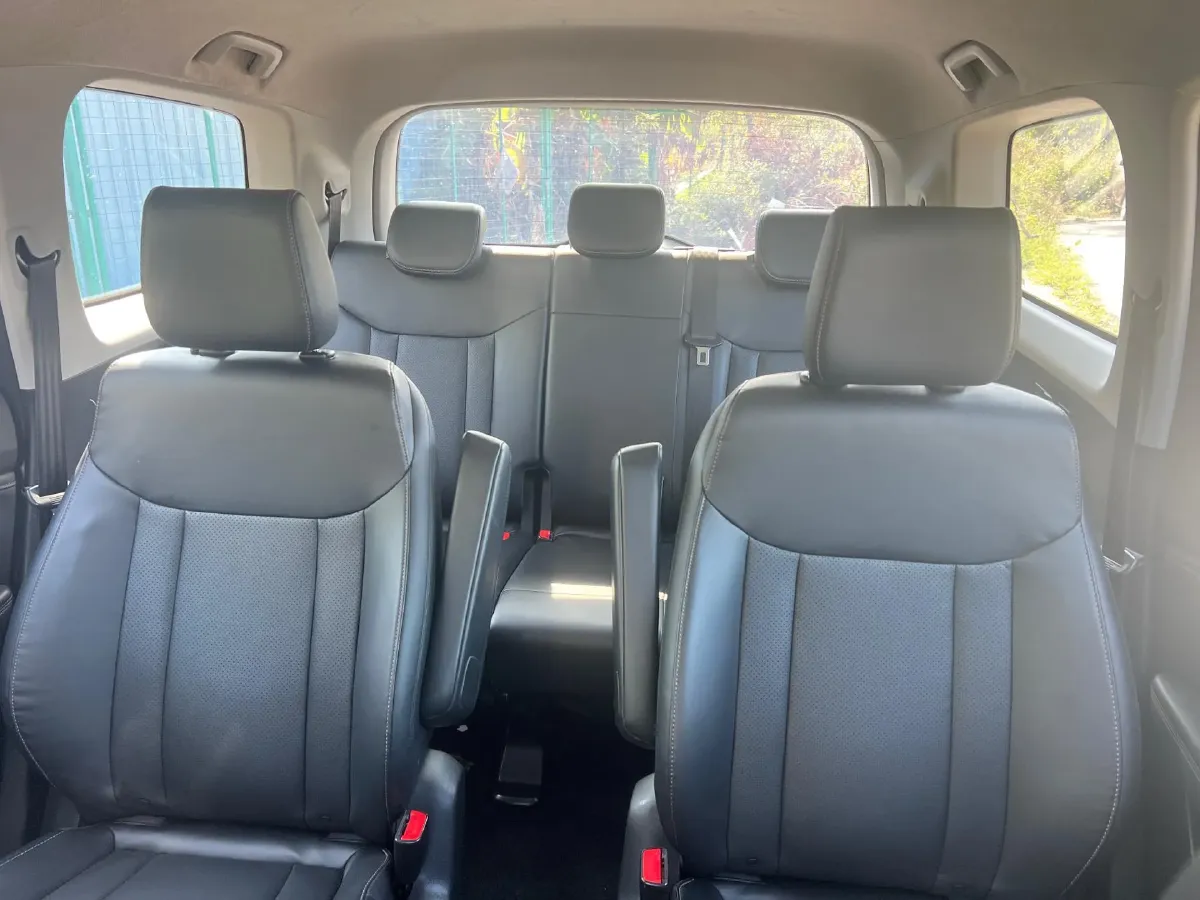 2022 WuLing JiaChen 1.5T 147HP L4 6MT,autocango,china used car exporter,china ev exporter,chinese used car exporter,chinese used ev exporter