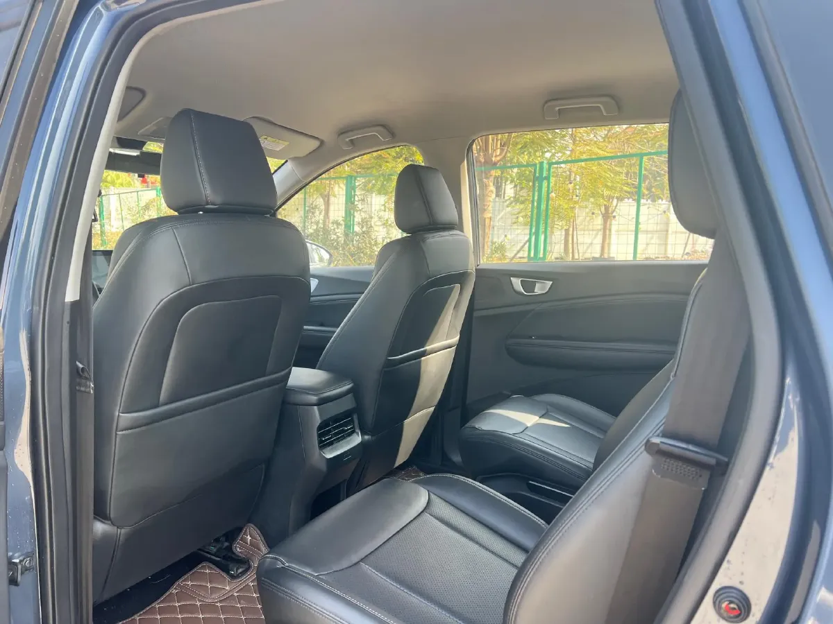 2022 WuLing JiaChen 1.5T 147HP L4 6MT,autocango,china used car exporter,china ev exporter,chinese used car exporter,chinese used ev exporter