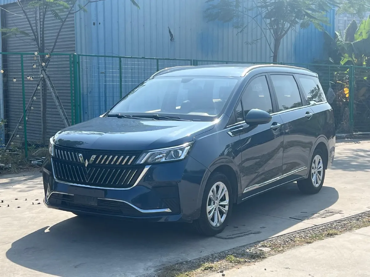 2022 WuLing JiaChen 1.5T 147HP L4 6MT,autocango,china used car exporter,china ev exporter,chinese used car exporter,chinese used ev exporter