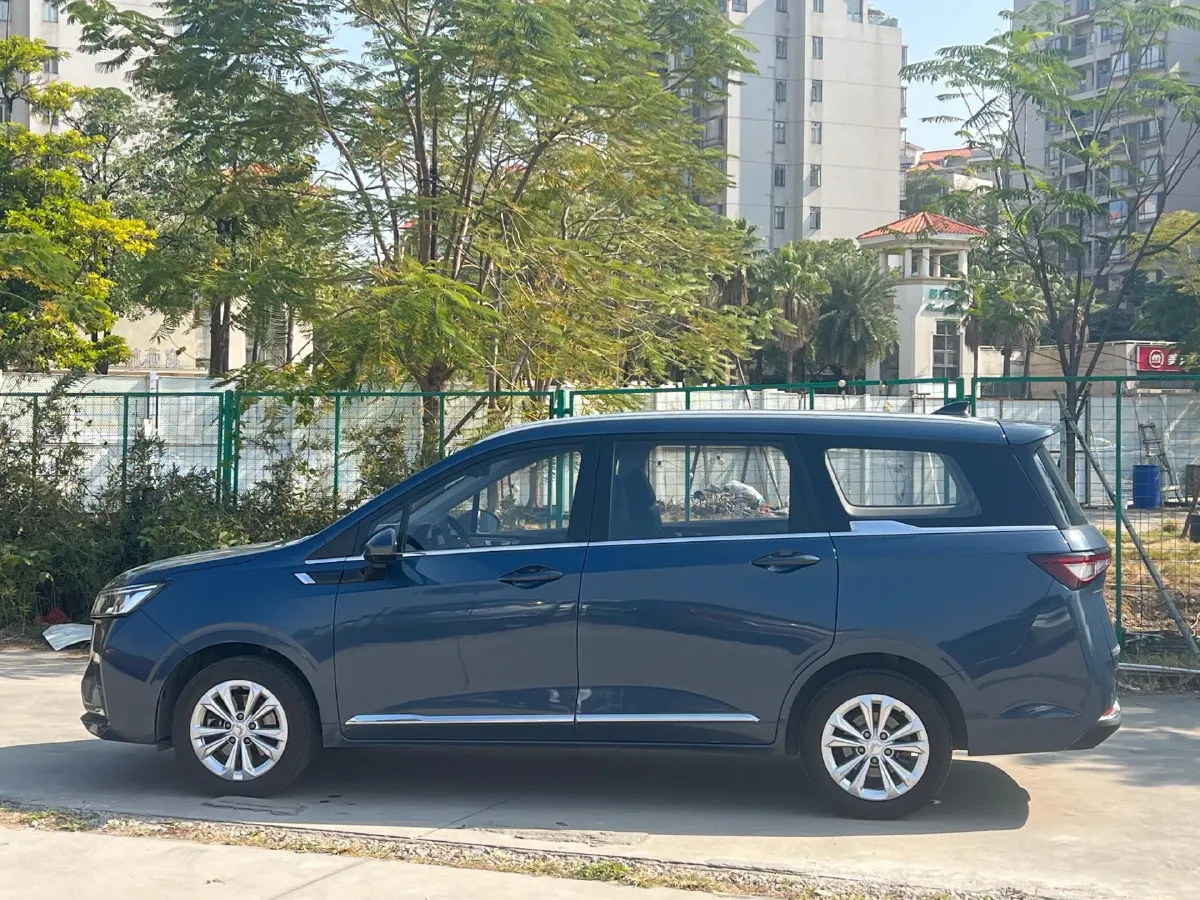 2022 WuLing JiaChen 1.5T 147HP L4 6MT,autocango,china used car exporter,china ev exporter,chinese used car exporter,chinese used ev exporter