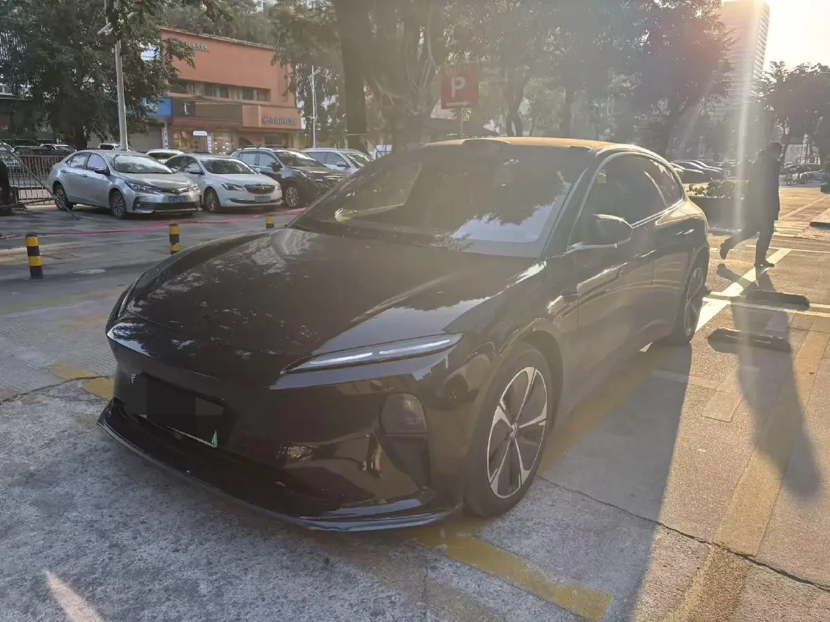 2024 NIO ET5T BEV 75KWH