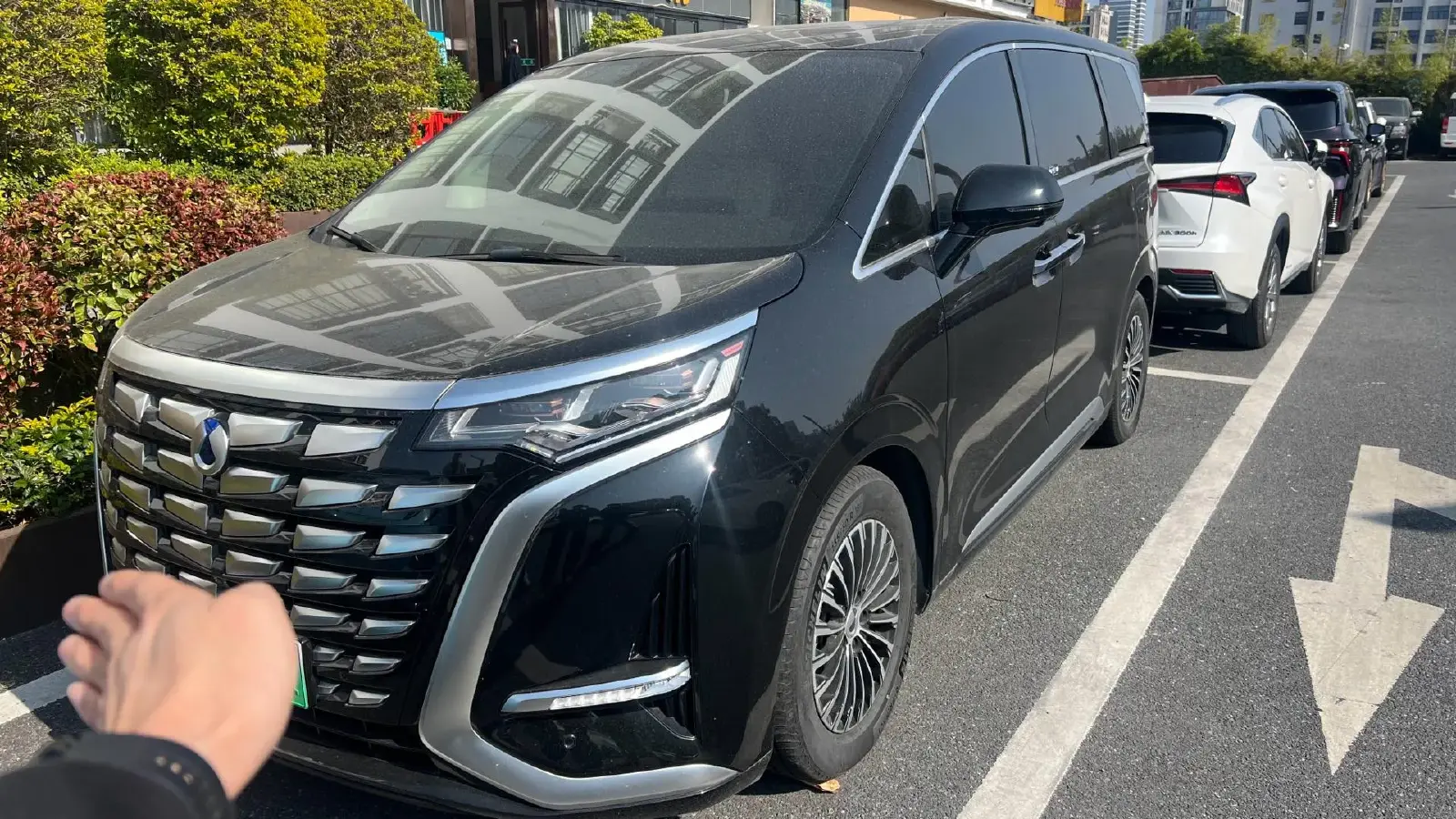 2024 Denza D9 1.5T 139HP L4 E-CVT PHEV 40KWH