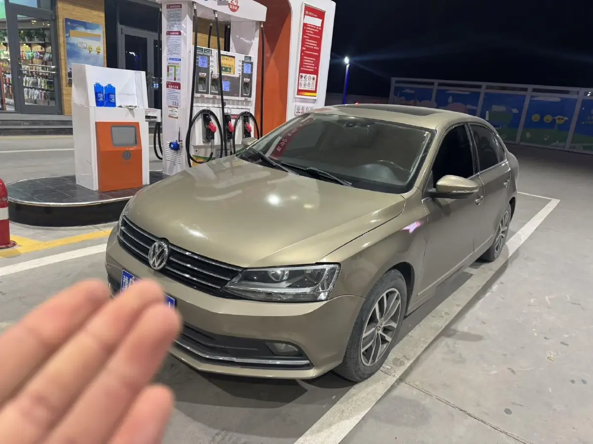 2018 Volkswagen Sagitar 1.2T 110HP L4 7DCT