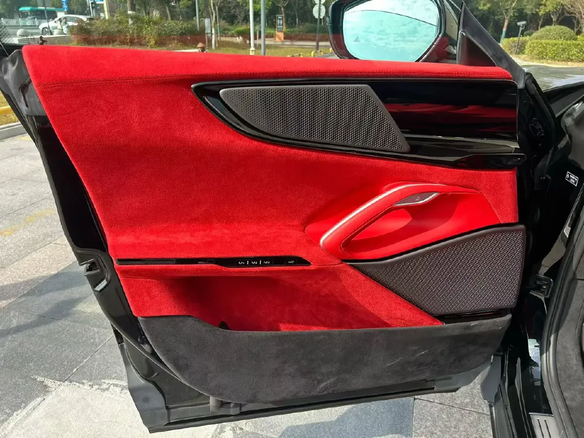 2023 Ferrari Purosangue 6.5L 725HP V12 8DCT,autocango,china used car exporter,china ev exporter,chinese used car exporter,chinese used ev exporter