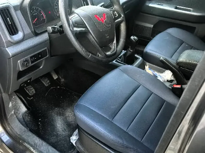 2021 WuLing ZhentTu 1.5L 99HP L4 5MT,autocango,china used car exporter,china ev exporter,chinese used car exporter,chinese used ev exporter