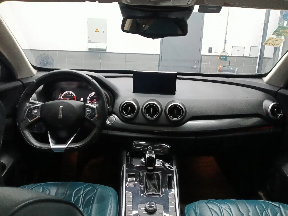 2017 WEY VV7 2.0T 234HP L4 7DCT,autocango,china used car exporter,china ev exporter,chinese used car exporter,chinese used ev exporter