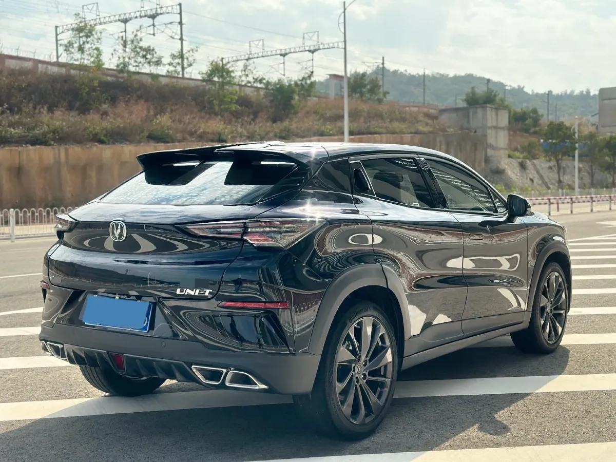 2022 ChangAn UNI-T 1.5T 188HP L4 7DCT,autocango,china used car exporter,china ev exporter,chinese used car exporter,chinese used ev exporter