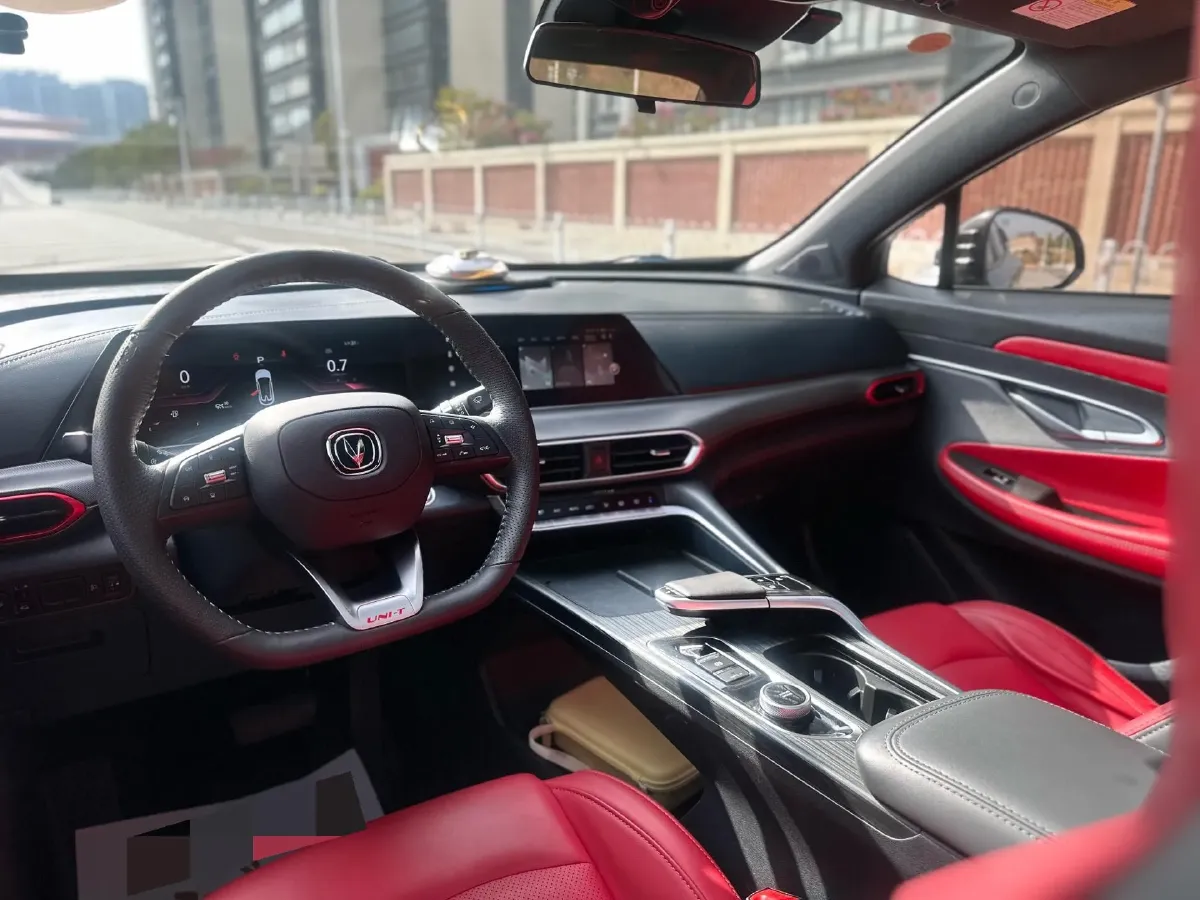 2022 ChangAn UNI-T 1.5T 188HP L4 7DCT,autocango,china used car exporter,china ev exporter,chinese used car exporter,chinese used ev exporter