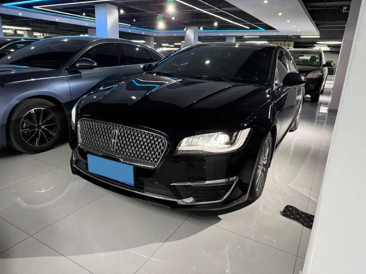 2020 Lincoln MKZ 2.0T 196HP L4 6AT