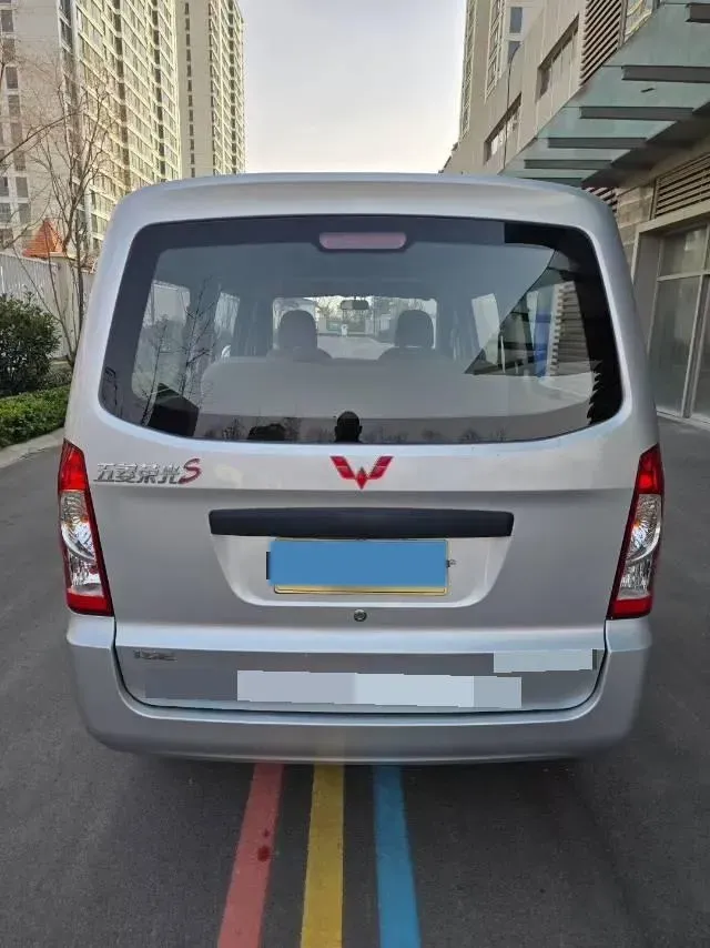 2022 WuLing RongGuang S 1.2L 76HP L4 5MT,autocango,china used car exporter,china ev exporter,chinese used car exporter,chinese used ev exporter