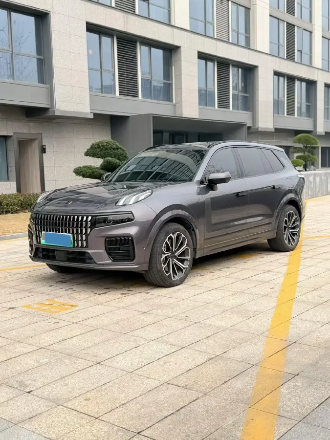 2023 LYNK&CO 09 EM-P 2.0T 254HP L4 3DHT PHEV 40.1KWH