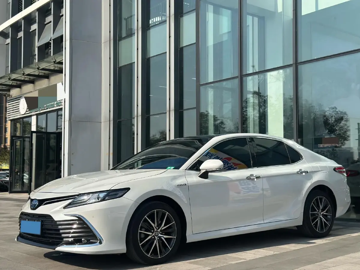 2021 Toyota Camry 2.5L 178HP L4 E-CVT Hybrid