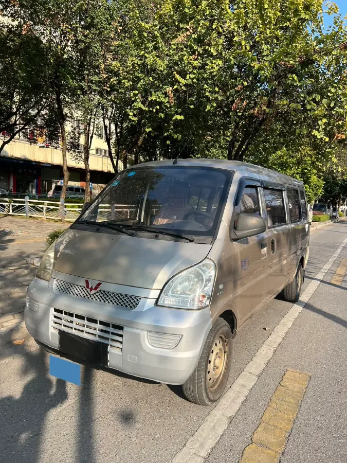 2017 WuLing RongGuang 1.5L 107HP L4 5MT