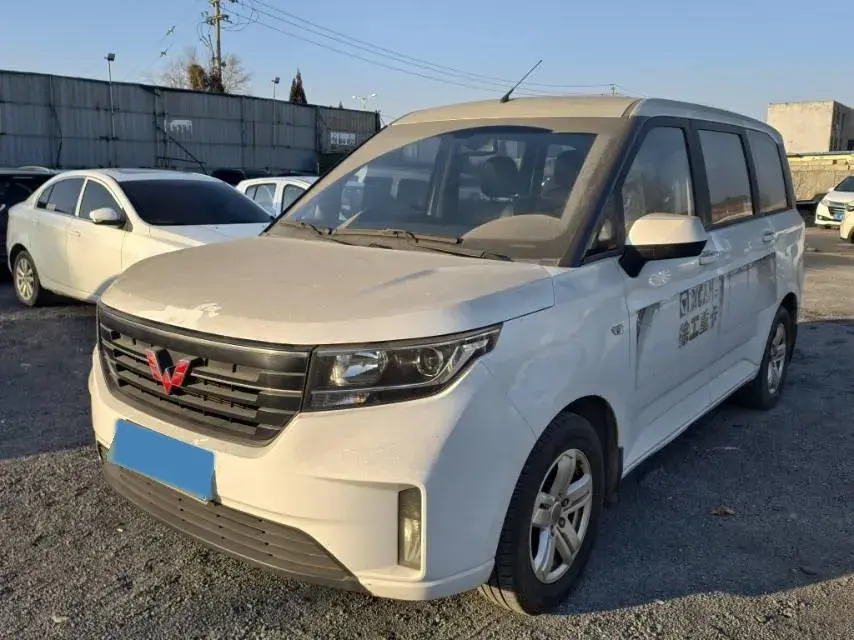 2020 WuLing HongGuang Plus 1.5T 147HP L4 6MT
