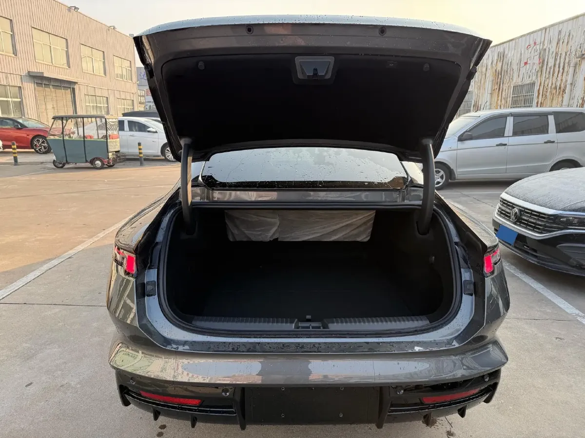 2025 LYNK&CO 10 EM-P 1.5T 163HP L4 3DHT PHEV,autocango,china used car exporter,china ev exporter,chinese used car exporter,chinese used ev exporter