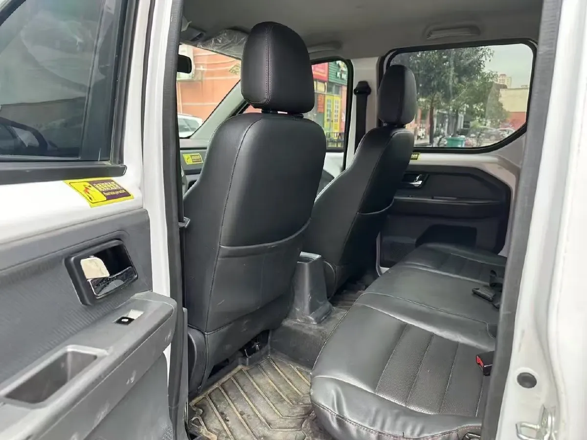 2021 WuLing ZhentTu 1.5L 99HP L4 5MT,autocango,china used car exporter,china ev exporter,chinese used car exporter,chinese used ev exporter