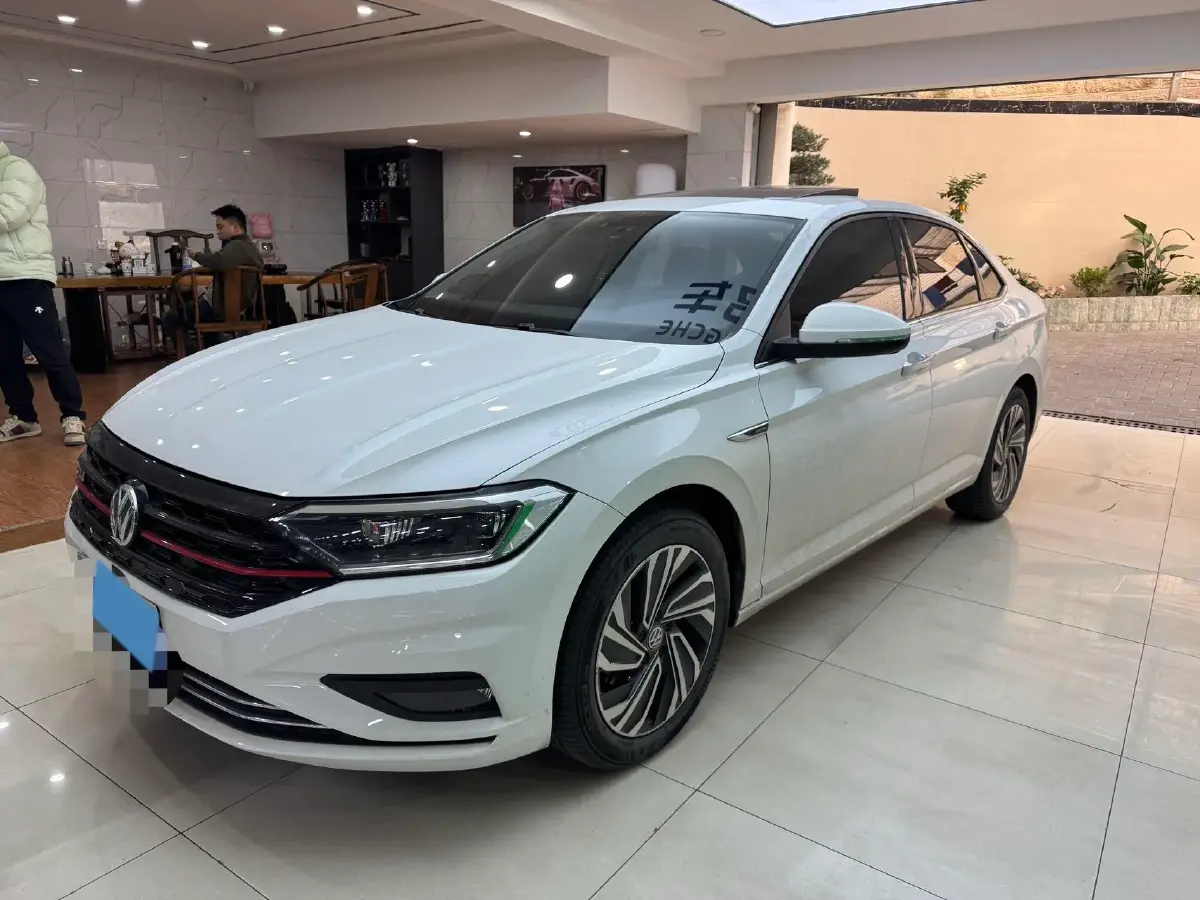 2021 Volkswagen Sagitar 1.2T 116HP L4 7DCT