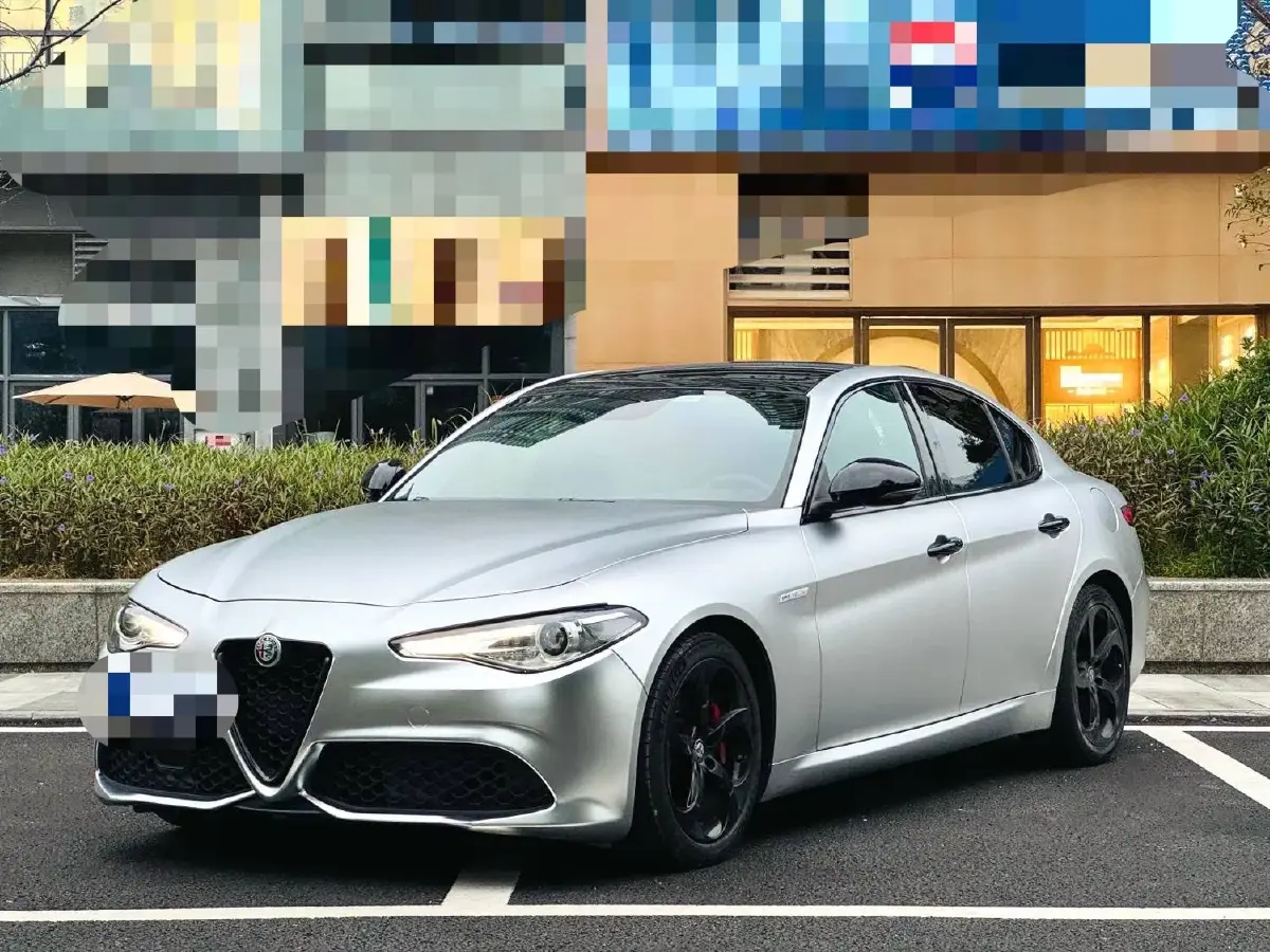 2020 Alfa Romeo Giulia 2.0T 280HP L4 8AT