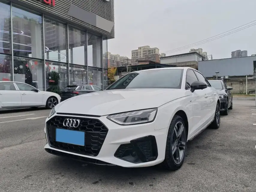 2022 Audi A4L 2.0T 190HP L4 7DCT
