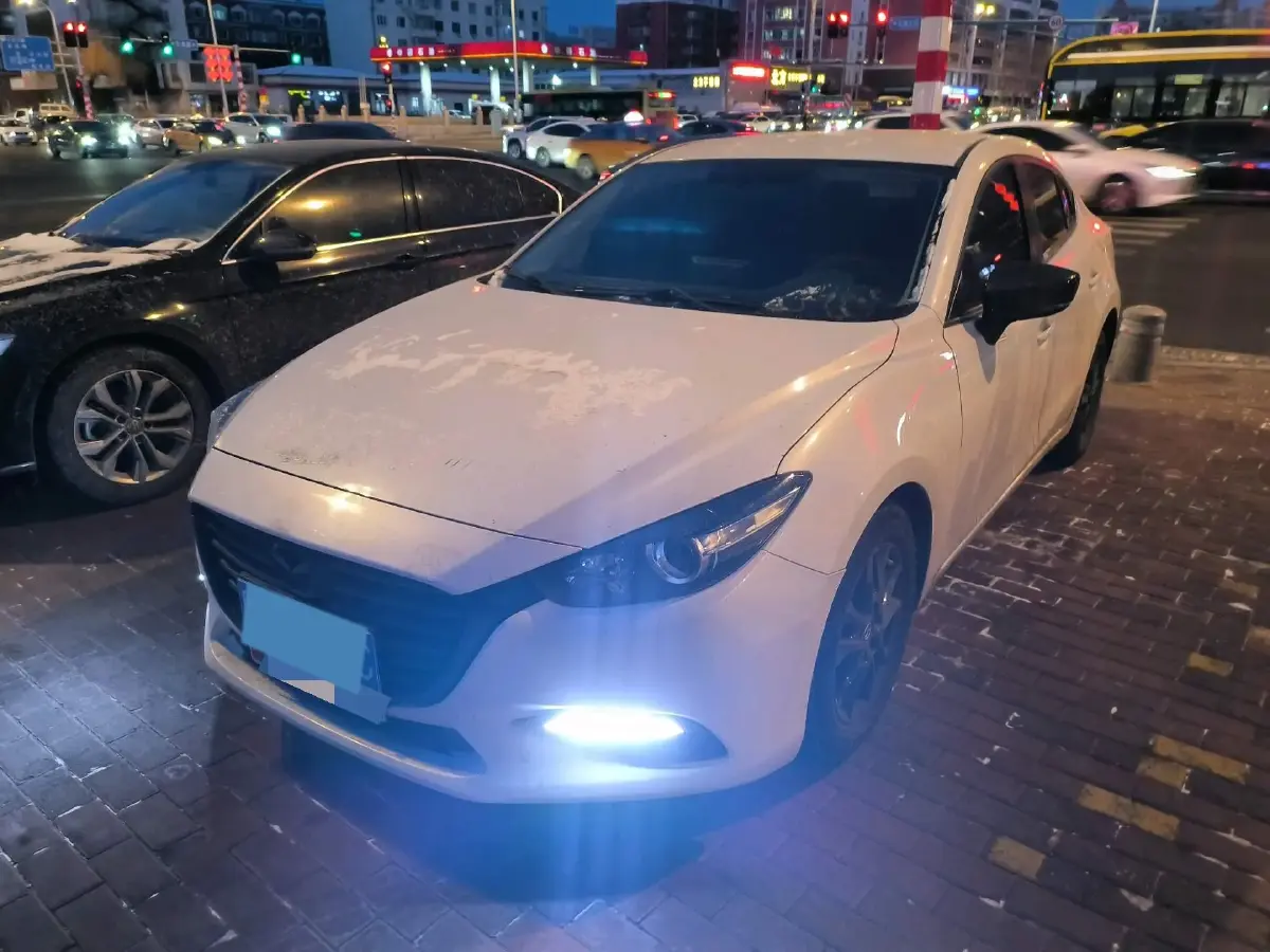 2017 Mazda 3 Axela 1.5L 117HP L4 6AT