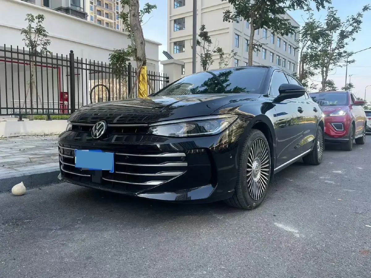 2025 Volkswagen Passat 2.0T 220HP L4 7DCT