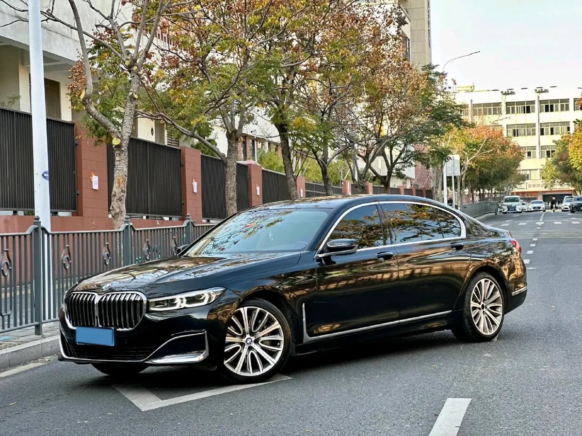2021 BMW 7 Series 3.0T 340HP L6 8AT
