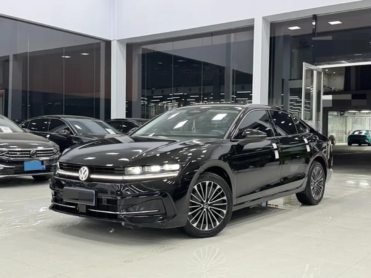 2024 Volkswagen Magotan 2.0T 220HP L4 7DCT