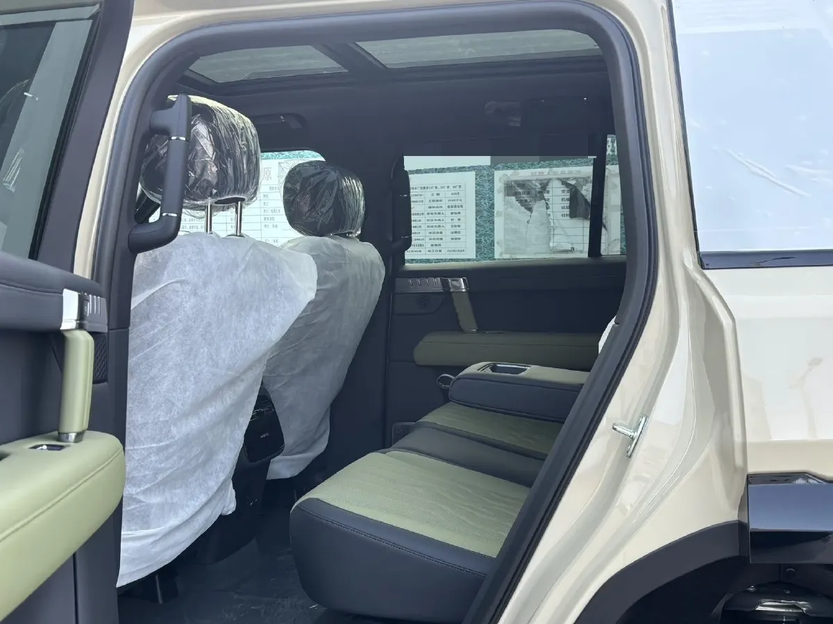 2025 Jetour Zongheng G700 2.0T 211HP L4 2DHT PHEV,autocango,china used car exporter,china ev exporter,chinese used car exporter,chinese used ev exporter