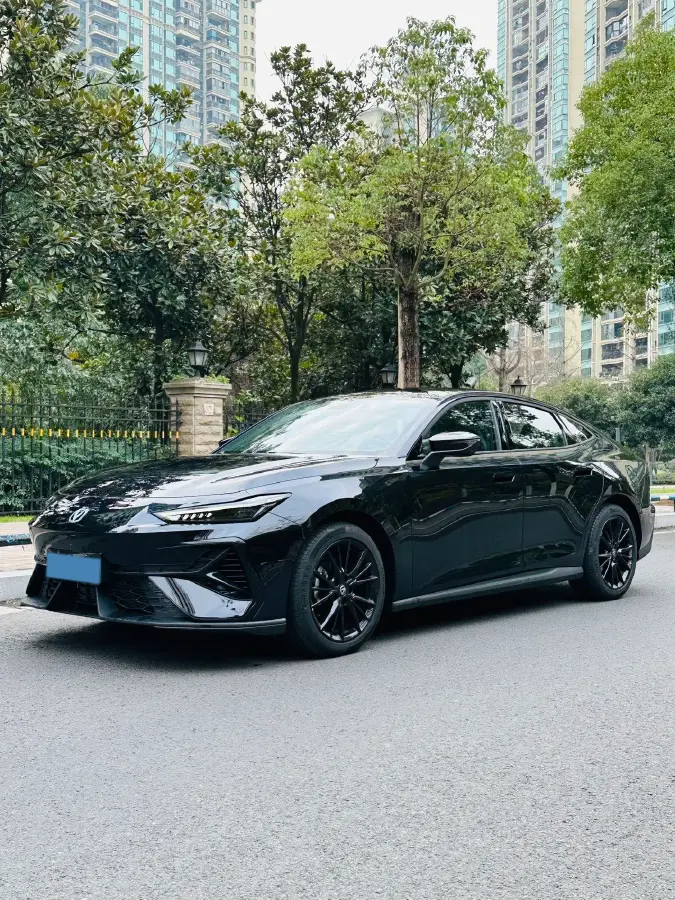 2025 ChangAn UNI-V 1.5T 192HP L4 7DCT